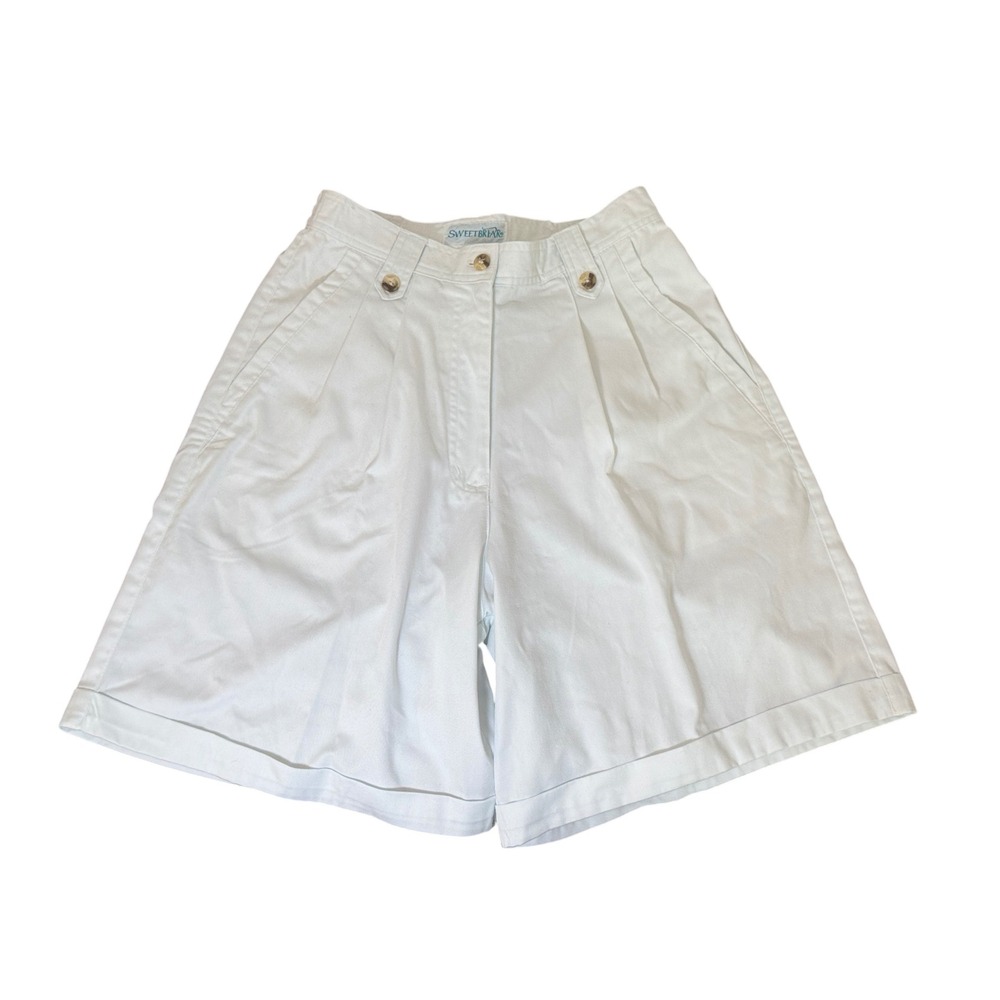 SweetBriar Women's White High Waist Pleated Bermuda Shorts Vintage Grandmacore‎